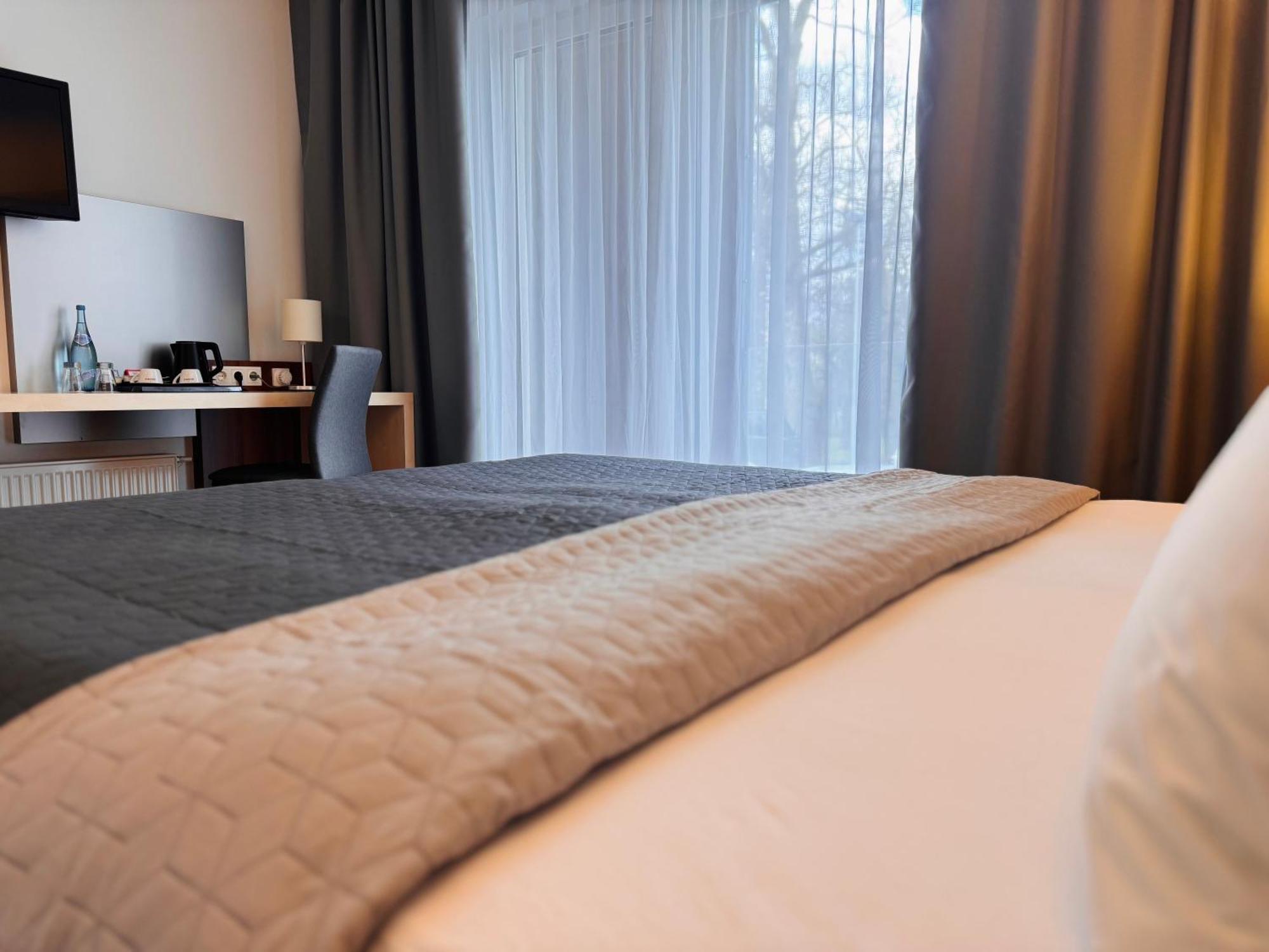Hotel Spirodom أدمونت المظهر الخارجي الصورة
